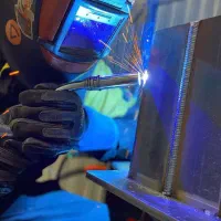 استخدام جوشکار حرفه ای