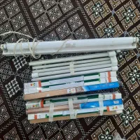 ۱۱ عدد لامپ مهتابی با دو عدد پایه