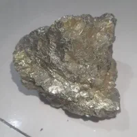 سنگ پیریت مشابه طلا