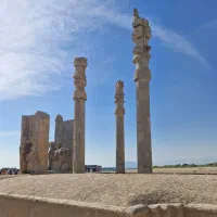 سرایدار شیفت شب