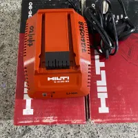 شارژر هیلتی اصلی آکبند