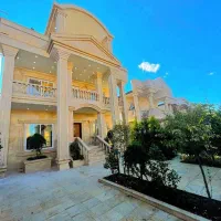 کاخ‌ویلا‌کلاسیک‌شهرکی۳۰۰متری۴خواب‌سندتکبرگ