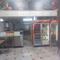 ب یک اشپز خانم .یک کمک اشپز خانم نیازمندیم