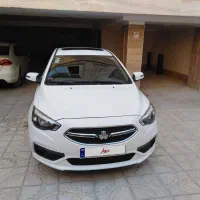 شاهین بی رنگ