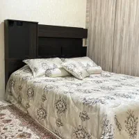 تخت دونفره و یک عدد پاتختی ام دی اف