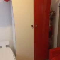 تخت و کمد .میز آینه و کتابخانه نوجوان