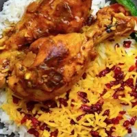 کار در آشپزخانه غذای خانگی
