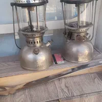یک جفت چراغ زنبوری