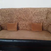 مبل راحتی و میز عسلی