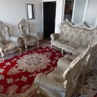 مبل نه نفره به همره آینه و ساعت