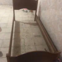 تخت چوبی یک نفره و تشک