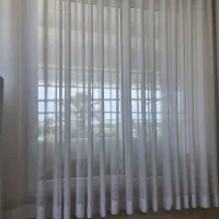پرده حریر سفید به همراه میله پرده و زیر پرده
