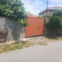 فروش یک قطعه زمین با بنای کلنگی قابل‌سکونت