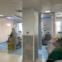 همراه بیمار . و مراقب بیمار هستم