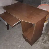 میز کامپیوتر همراه شیشه روی سطح حمل رایگان