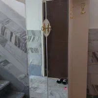 رختکن و جاکفشی