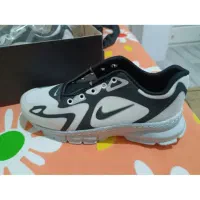 فروش دو جفت کتونی نوکارنکرده یک میلیون