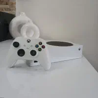 Xbox series s 512 gb با تمام تجهیزات در حد واقعی