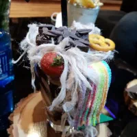 استاد کار  ماهر بستنی و آبمیوه ( آقا )