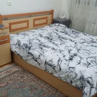 تخت دو نفره 160 در 2 متر چوبی کرم
