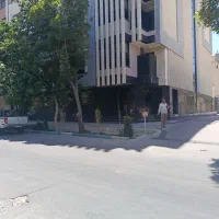 همکف ۳۰۰متری باغدریاچه با۱۰۰متر حیاط اختصاصی|فروش آپارتمان|اصفهان, باغ دریاچه|دیوار