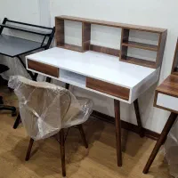 میز تحریر.میز مطالعه .میز لب تاپ