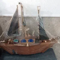 کشتی دستی چراغانی شده