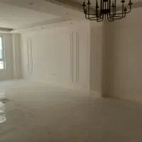 نقاشی ساختمان رنگارنگ