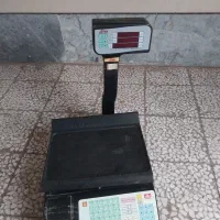 ترازو ۵۰ کیلویی محک در حد نو کفی هم دارد