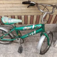 دوچرخه سایز ۱۶ لوازم جانبیش(صندوق/سطل/تزئینی)