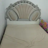 تخت نو با دوتا پاتختی