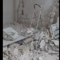 لکه گیری گچ و تخریب کاری