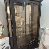 بوفه نو بسیار جادار دارای دو کشور با چوب مرغوب