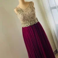 پیراهن مجلسی بلند زرشکی گیپور دوزی شده سایز ۴۰