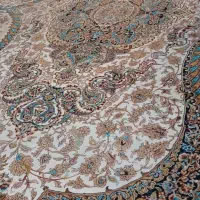 یک عدد فرش ۱۲ متری و یک عدد فرش ۶ متری یکرنگ