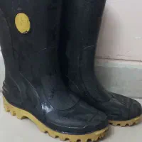 چکمه لاستیکی