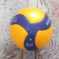 توپ والیبال