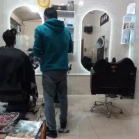 به یک آرایشگر ماهر و باتجربه جهت همکاری نیازمندیم