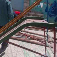 مقداری آهن و وسایل آهنی