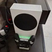 Xbox series s در حد نو + مجموعه کامل لوازم جانبی
