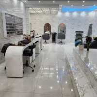 اجاره میز ناخن در سالن زیبایی
