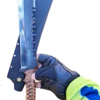 کارگاه تولیدی ابزار کمپینگ داس چاقو تبر