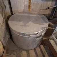 دو عدد دیگ هئیتی و اجاق گاز دو شعله