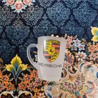 لیوان طرح پورشه یک خط کوچک افتاده روش