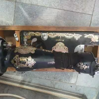 چرخ خیاطی قدیمی حدقل ۱۰۰ سال پیش