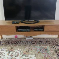 میز تلویزیون نو و تمیز