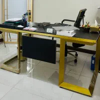 فروش بعلت تغییر شغل وسایل دفتری لوکس