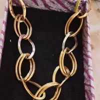 طلای ۱۸ عیار در حد نو ۲۵۰بالای تابلو