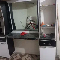 میز آرایشگری