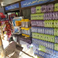 فروشنده اقا غرفه مواد غذایی ناژوان